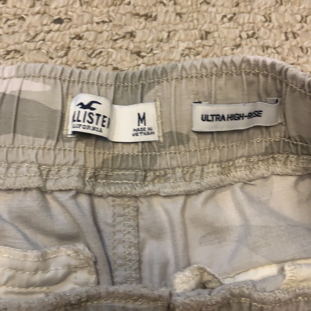 Hollister Cargo pants - Picture 2 of 3